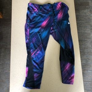 Large Nike Capri yoga pants